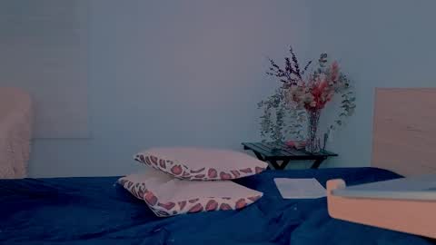 Alice online show from April 15, 6:59 pm