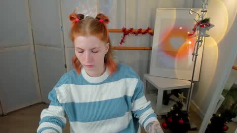 Snapshot of unicent chatting on January 1, 8:26 pm Call me Mira  thumbs up its make me happy online show from January 1, 8:26 pm