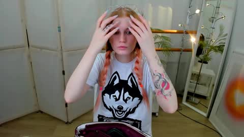 Snapshot of unicent chatting on January 22, 8:49 pm Call me Mira  thumbs up its make me happy online show from January 22, 8:49 pm