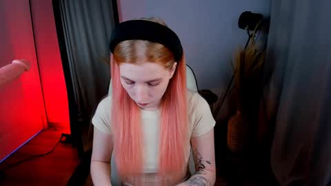 Snapshot of unicent chatting on January 24, 7:07 pm Call me Mira  thumbs up its make me happy online show from January 24, 7:07 pm