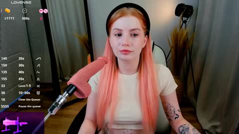 Snapshot of unicent chatting on January 25, 1:21 am Call me Mira  thumbs up its make me happy online show from January 25, 1:21 am