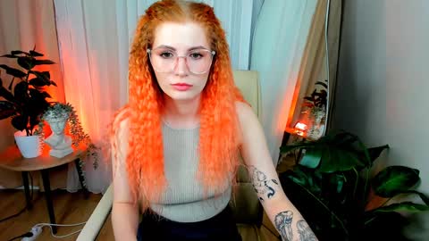 Snapshot of unicent chatting on February 8, 1:44 pm Call me Mira  thumbs up its make me happy online show from February 8, 1:44 pm