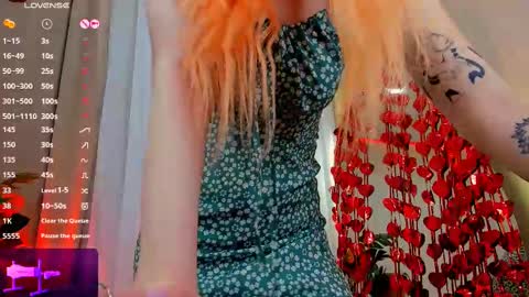 Snapshot of unicent chatting on February 14, 10:07 am Call me Mira  thumbs up its make me happy online show from February 14, 10:07 am