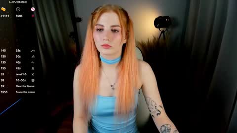 Snapshot of unicent chatting on February 15, 9:04 pm Call me Mira  thumbs up its make me happy online show from February 15, 9:04 pm