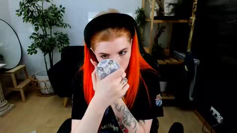 Snapshot of unicent chatting on February 22, 4:40 am Call me Mira  thumbs up its make me happy online show from February 22, 4:40 am