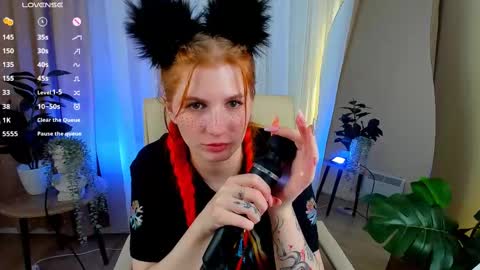 Snapshot of unicent chatting on February 24, 2:40 am Call me Mira  thumbs up its make me happy online show from February 24, 2:40 am