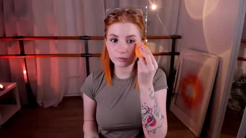 Snapshot of unicent chatting on March 4, 8:49 pm Call me Mira  thumbs up its make me happy online show from March 4, 8:49 pm