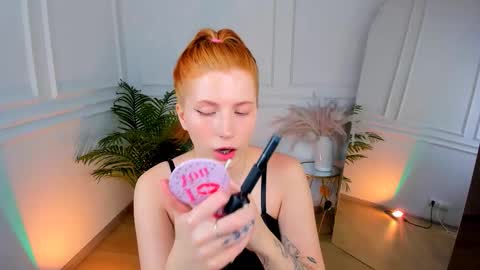 Call me Mira  thumbs up its make me happy online show from November 30, 8:46 pm