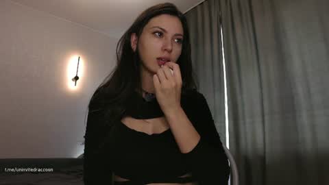 Snapshot of uninvited_raccoon chatting on July 23, 2:31 am uninvited_raccoon online show from July 23, 2:31 am