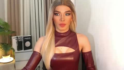 Miss Andrea online show from October 10, 7:35 pm