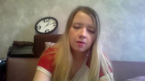 UniverseEmily online show from October 3, 8:22 am