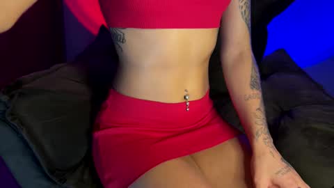 universitaria_ online show from March 4, 12:38 am