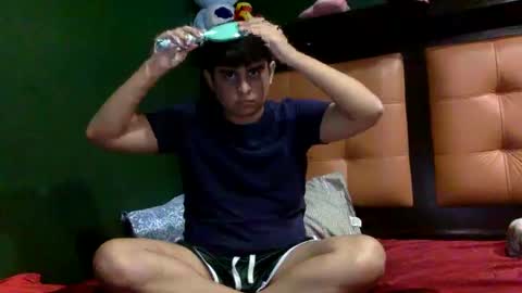 Snapshot of unlimitedfantasy chatting on September 29, 1:33 am Thiago online show from September 29, 1:33 am