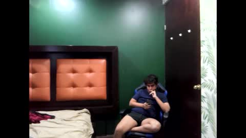 Snapshot of unlimitedfantasy chatting on November 2, 4:59 am Thiago online show from November 2, 4:59 am