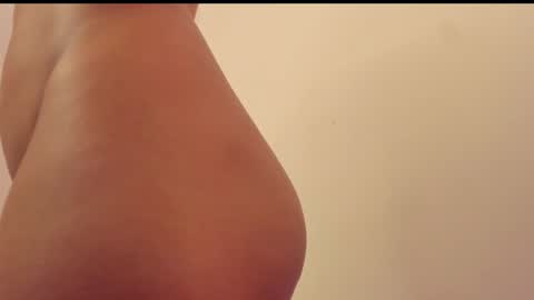 Snapshot of unu_nai chatting on December 30, 3:25 am new INSTA   online show from December 30, 3:25 am