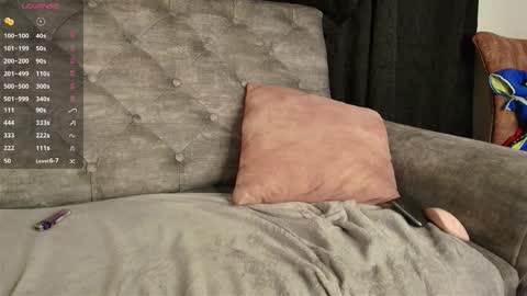 Snapshot of unu_nai chatting on October 25, 3:36 am new INSTA   online show from October 25, 3:36 am