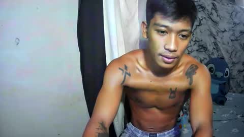 Snapshot of ur_asianpinoy chatting on November 11, 3:17 am ur_asianpinoy online show from November 11, 3:17 am