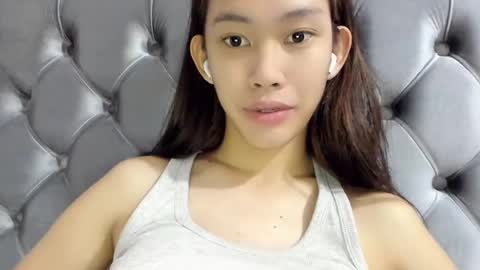 Snapshot of ur_cora_licious chatting on February 1, 6:21 am Cora online show from February 1, 6:21 am