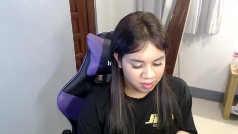 Vee online show from December 20, 3:14 am