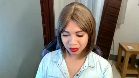 Vee online show from January 23, 11:15 am