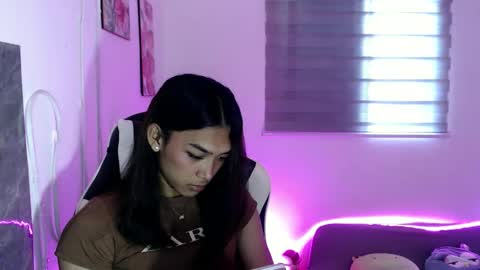 ur_dazzlingmorenaxx online show from September 19, 1:51 am