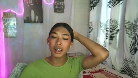 ur_dazzlingmorenaxx online show from April 8, 3:06 am