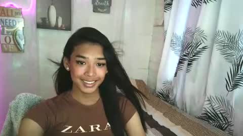 ur_dazzlingmorenaxx online show from April 23, 2:46 am