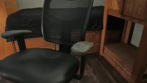 UrFavTwink online show from April 6, 5:03 pm