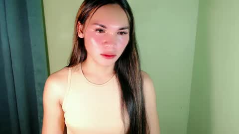 Snapshot of ur_innocent_girlx chatting on February 9, 2:40 pm QUEENSY online show from February 9, 2:40 pm