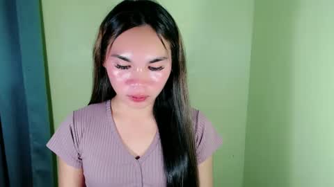 Snapshot of ur_innocent_girlx chatting on February 10, 9:58 pm QUEENSY online show from February 10, 9:58 pm