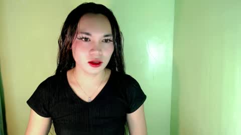 Snapshot of ur_innocent_girlx chatting on March 3, 1:31 am QUEENSY online show from March 3, 1:31 am