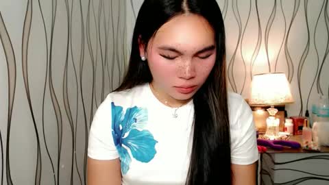 Snapshot of ur_innocent_girlx chatting on October 12, 4:28 pm QUEENSY online show from October 12, 4:28 pm