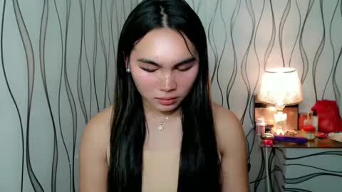 Snapshot of ur_innocent_girlx chatting on November 7, 1:22 pm QUEENSY online show from November 7, 1:22 pm