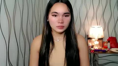 Snapshot of ur_innocent_girlx chatting on November 8, 10:19 pm QUEENSY online show from November 8, 10:19 pm