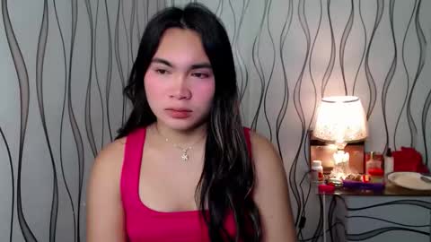 Snapshot of ur_innocent_girlx chatting on November 13, 3:11 pm QUEENSY online show from November 13, 3:11 pm