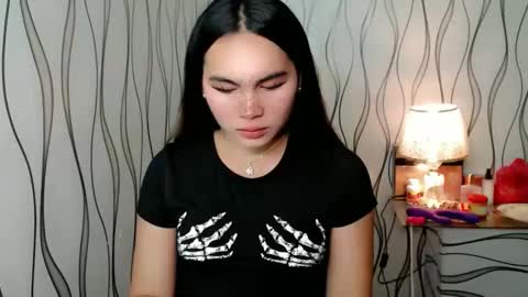 Snapshot of ur_innocent_girlx chatting on November 16, 12:11 pm QUEENSY online show from November 16, 12:11 pm