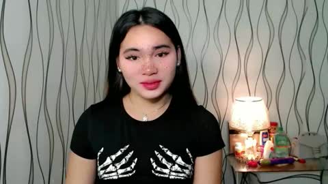 Snapshot of ur_innocent_girlx chatting on November 24, 9:25 pm QUEENSY online show from November 24, 9:25 pm