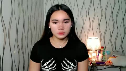 Snapshot of ur_innocent_girlx chatting on December 2, 7:09 pm QUEENSY online show from December 2, 7:09 pm