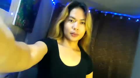 Snapshot of ur_perfectgirlmsa chatting on January 8, 6:41 pm Ms. A lets go pass or pvt show online show from January 8, 6:41 pm