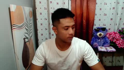 Snapshot of ur_pinoydave chatting on February 1, 3:28 pm Dave online show from February 1, 3:28 pm