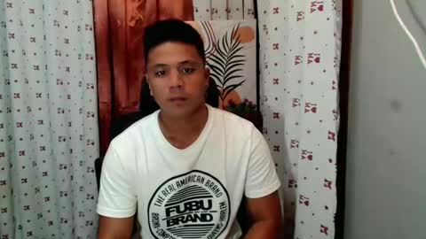 Snapshot of ur_pinoydave chatting on February 15, 9:59 pm Dave online show from February 15, 9:59 pm