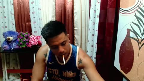 Snapshot of ur_pinoydave chatting on March 5, 10:43 pm Dave online show from March 5, 10:43 pm