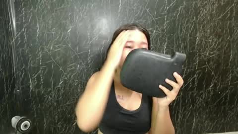 ur_prettychelsie18 online show from May 16, 9:17 am