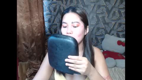ur_prettychelsie18 online show from May 30, 10:40 pm