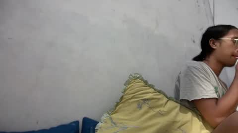 Ellie online show from April 23, 10:47 am