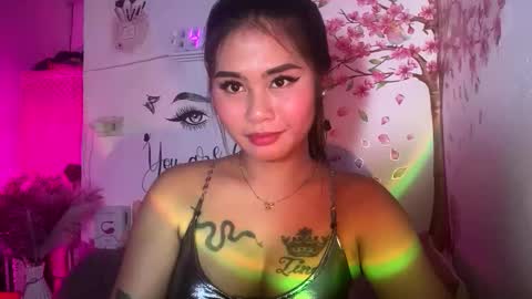 HelloIm  Girly online show from April 26, 8:17 pm