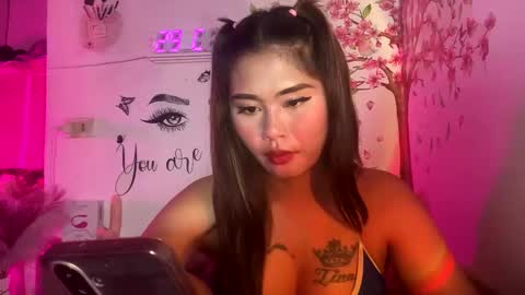Snapshot of ur_ultimatedreamgirlxoxo chatting on April 30, 8:57 pm HelloIm Girly online show from April 30, 8:57 pm