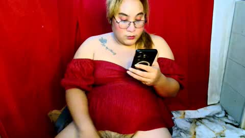 pretitit micole online show from December 16, 9:14 am