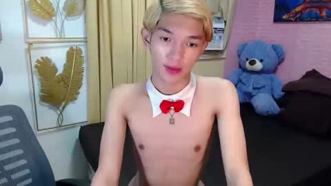 urasian_john20 online show from April 29, 1:59 pm
