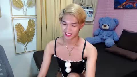 urasian_john20 online show from May 1, 12:04 am